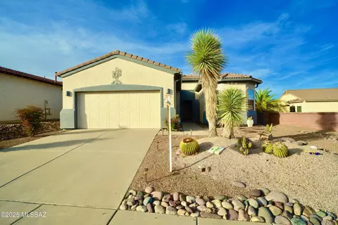 938 W Ashworth Rd, Green Valley, AZ 85614