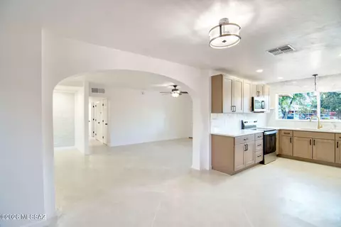 4826 E Bellevue St, Tucson, AZ 85712