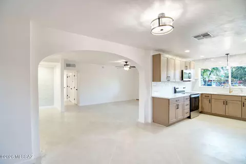 4826 E Bellevue St, Tucson, AZ 85712