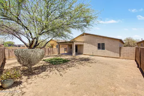Exterior - 5076 E Fishhook Ct, Tucson, AZ 85756 photo 1 of 2