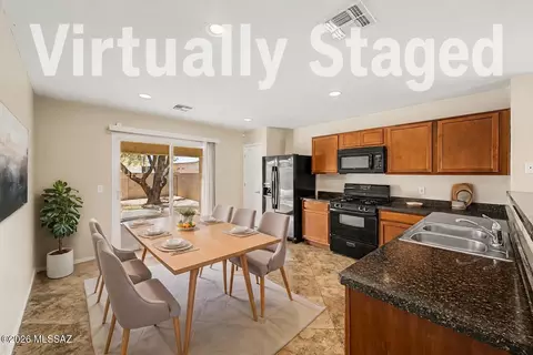 Kitchen - 5076 E Fishhook Ct, Tucson, AZ 85756 photo 1 of 5
