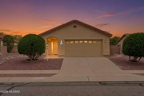 2465 N Camino Reloj, Green Valley, AZ 85614