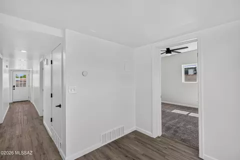 Entry Way - 436 E Seneca St, Tucson, AZ 85705 photo 1 of 2