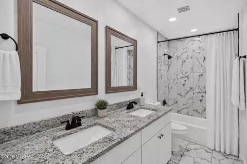 Bath - 436 E Seneca St, Tucson, AZ 85705 photo 1 of 2
