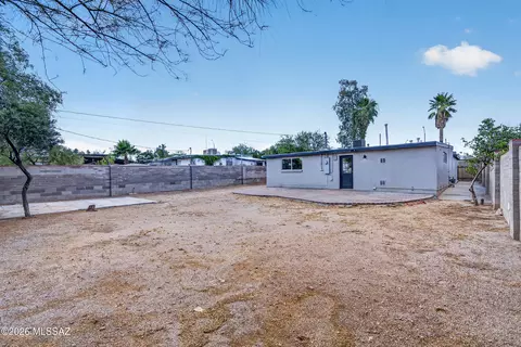 Exterior - 436 E Seneca St, Tucson, AZ 85705 photo 5 of 5