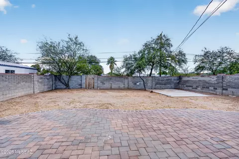 Exterior - 436 E Seneca St, Tucson, AZ 85705 photo 3 of 5