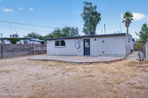 Exterior - 436 E Seneca St, Tucson, AZ 85705 photo 4 of 5