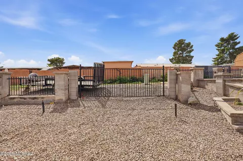 Exterior - 310 E 5th Pl, San Manuel, AZ 85631 photo 4 of 13