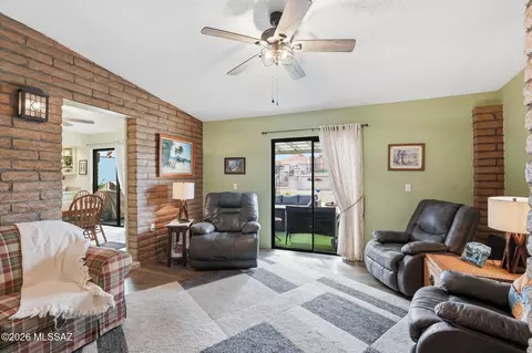 Living - 310 E 5th Pl, San Manuel, AZ 85631 photo 7 of 7