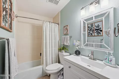 Bath - 310 E 5th Pl, San Manuel, AZ 85631 photo 4 of 4
