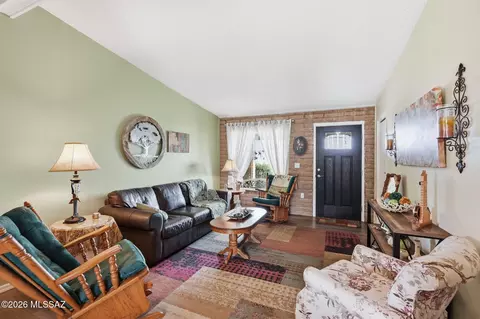 Living - 310 E 5th Pl, San Manuel, AZ 85631 photo 3 of 7