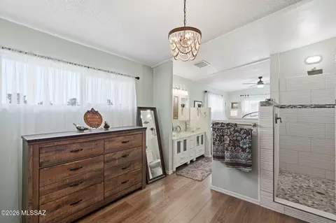 Bath - 310 E 5th Pl, San Manuel, AZ 85631 photo 2 of 4