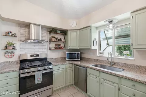 Kitchen - 310 E 5th Pl, San Manuel, AZ 85631 photo 3 of 6