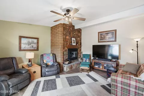 Living - 310 E 5th Pl, San Manuel, AZ 85631 photo 6 of 7