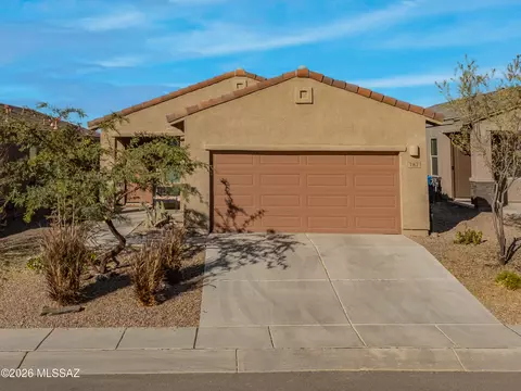 787 E Catwalk Pl, Green Valley, AZ 85614