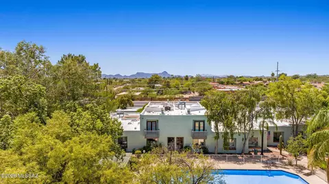 7832 N La Canada Dr, Tucson, AZ 85704