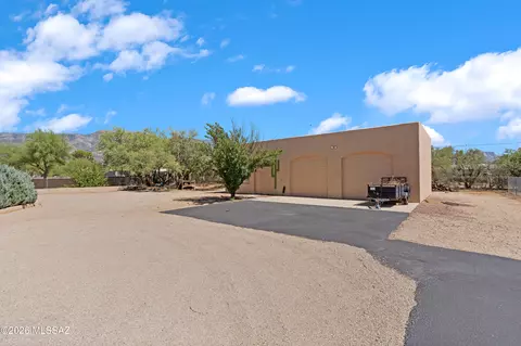 Exterior - 4641 E Rail N Rd, Tucson, AZ 85739 photo 16 of 17