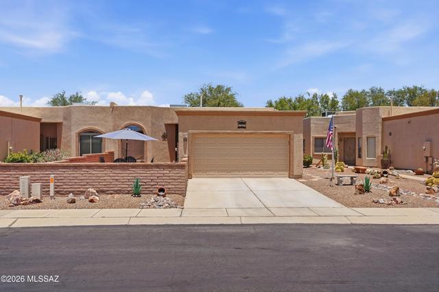 592 W Crenshaw Ln, Green Valley, AZ 85614