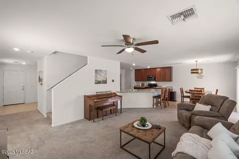 7504 Kinnison Wash, Tucson, AZ 85730