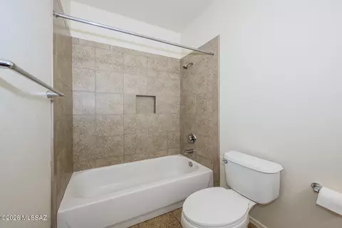 Bath - 7574 E Autumn Leaf Dr, Tucson, AZ 85756 photo 4 of 4
