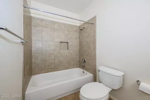 Bath - 7574 E Autumn Leaf Dr, Tucson, AZ 85756 photo 4 of 4
