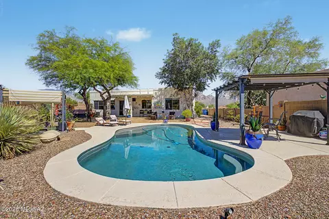 504 W Potosi Point Ct, Tucson, AZ 85737