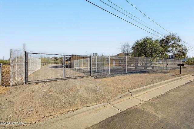 1825 W Probasco Dr, Tucson, AZ 85746