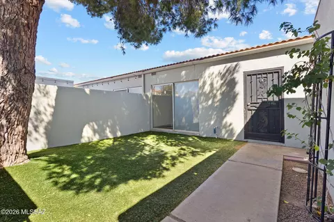 2747 W Anklam Rd #E, Tucson, AZ 85745 photo 2