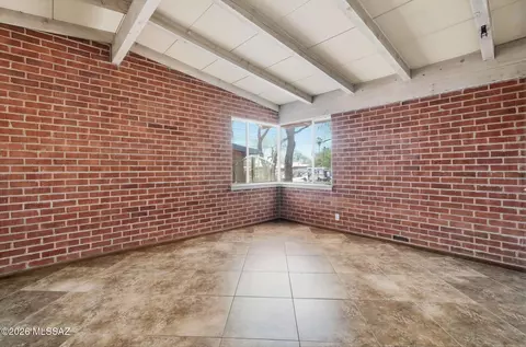 Living - 5426 E 6th St, Tucson, AZ 85711 photo 7 of 7
