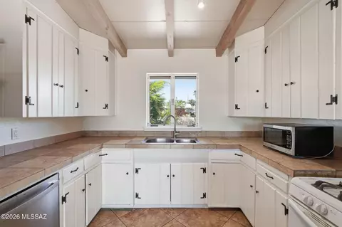 Kitchen - 5426 E 6th St, Tucson, AZ 85711 photo 2 of 5