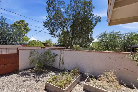 Exterior - 5426 E 6th St, Tucson, AZ 85711 photo 9 of 12