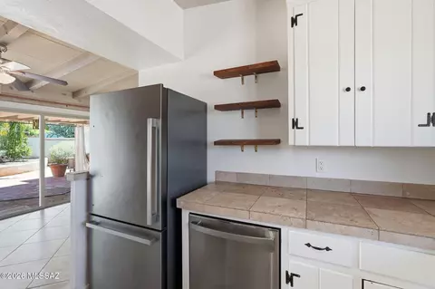 Kitchen - 5426 E 6th St, Tucson, AZ 85711 photo 5 of 5