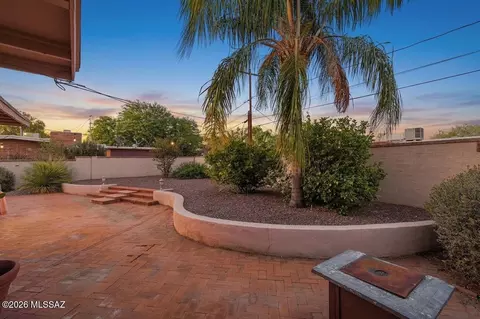 Exterior - 5426 E 6th St, Tucson, AZ 85711 photo 7 of 12