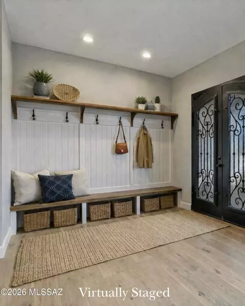 Entry Way - 12 Cattle Ranch Ln, Elgin, AZ 85611 photo 2 of 2