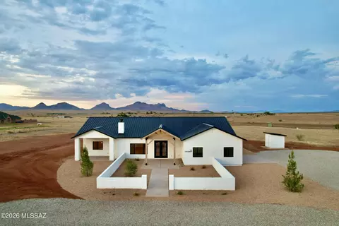 Exterior - 12 Cattle Ranch Ln, Elgin, AZ 85611 photo 9 of 10