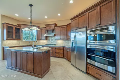 Kitchen - 14615 E Circle L Ranch Pl, Vail, AZ 85641 photo 3 of 6