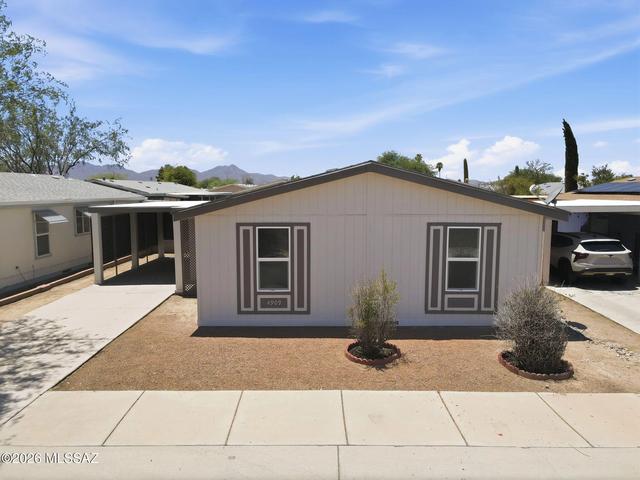 4909 N River Vista Dr, Tucson, AZ 85705