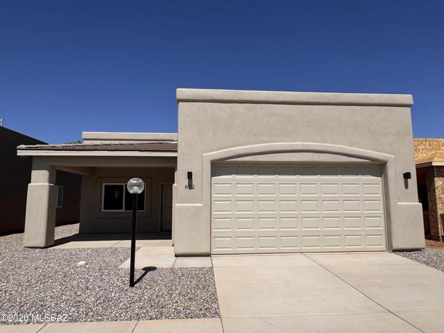 672 S Meadowood Ln, Sierra Vista, AZ 85635