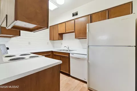 Kitchen - 3960 E Flower St # 30, Tucson, AZ 85712 photo 1 of 6