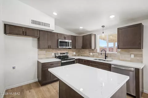 7921 N Paul Revere Pl, Tucson, AZ 85741