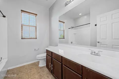 Bath - 574 S Desert Haven Rd, Vail, AZ 85641 photo 1 of 3