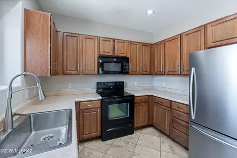 Kitchen - 8472 S Egyptian Dr, Tucson, AZ 85747 photo 1 of 3