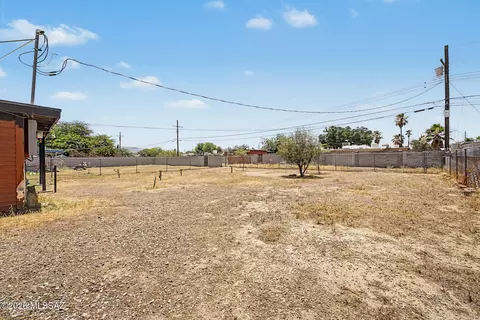 Exterior - 7918 E 19th Pl, Tucson, AZ 85710 photo 7 of 7