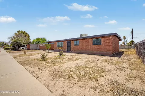 Exterior - 7918 E 19th Pl, Tucson, AZ 85710 photo 3 of 7