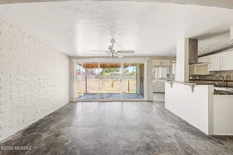 Living - 7918 E 19th Pl, Tucson, AZ 85710 photo 6 of 8