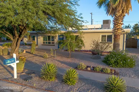 5864 Eastland St, Tucson, AZ 85711