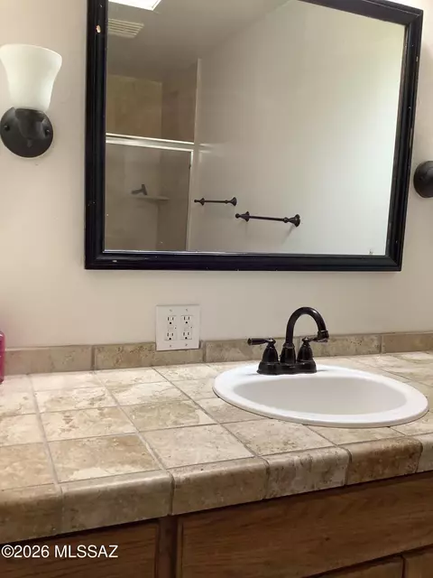 Bath - 300 N Bowie Ave, Willcox, AZ 85643 photo 3 of 4