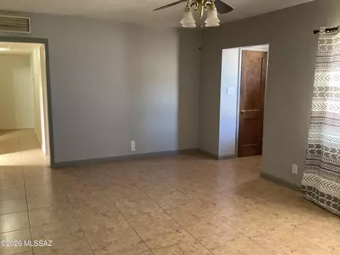 Living - 300 N Bowie Ave, Willcox, AZ 85643 photo 3 of 6