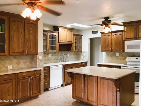 Kitchen - 300 N Bowie Ave, Willcox, AZ 85643 photo 7 of 8