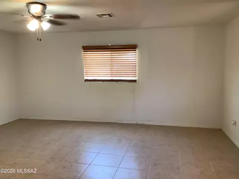 Living - 300 N Bowie Ave, Willcox, AZ 85643 photo 4 of 6